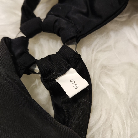 Black one piece swimsuit - Picture 5 of 5